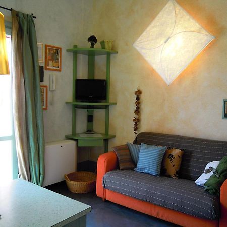 I Freschi Apartment San Bartolomeo Al Mare Bagian luar foto