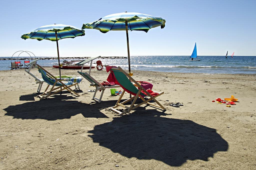 I Freschi Apartment San Bartolomeo Al Mare Bagian luar foto